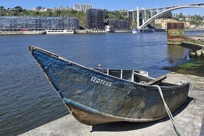Private Porto City Tour with Seafood Lunch and Coastal Views