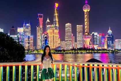 Photo Session on the Famous Shanghai Skyline