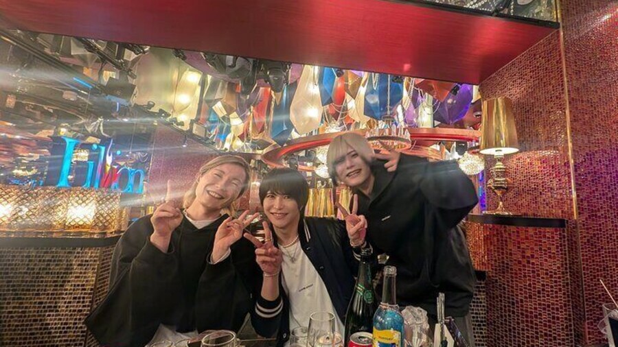 Tokyo Host Club Experience with English Guide