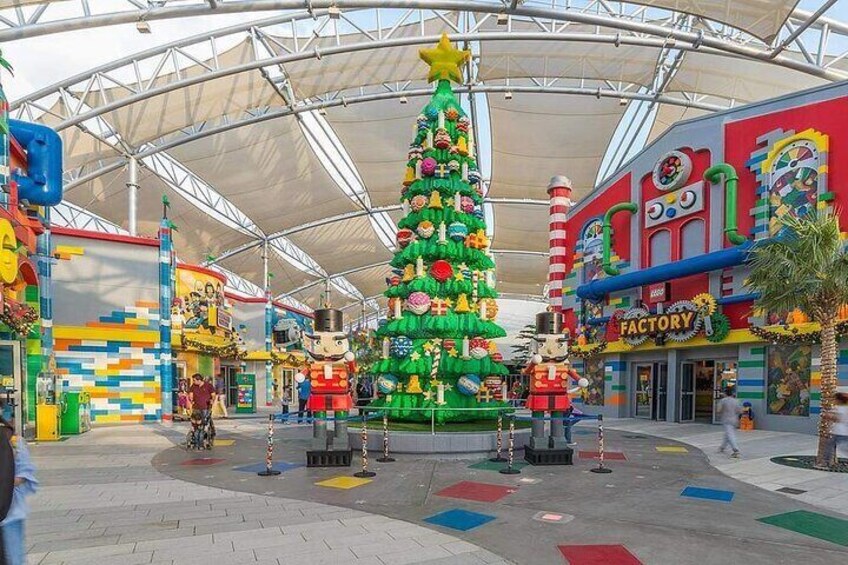 Explore a universe of fun and family-friendly experiences at LEGOLAND Dubai.