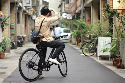 Best E-bike Cycling Tour in Taipei - Includes Local Food & Drinks