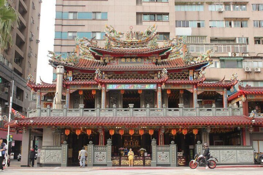 Taipei Urban E-bike Tour Experience