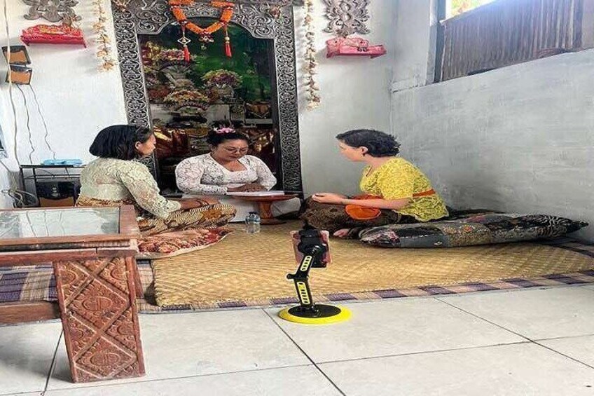 Discover Destiny Palm Reading Experience with Balinese Shaman