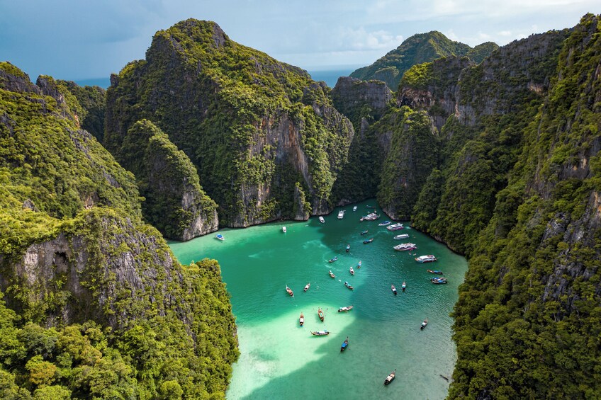 Island-Hopping Adventure: Phi Phi, Maya & Bamboo by Speed Catamaran!