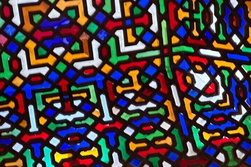 Full Alhambra Tour with Guide in Art with Private Transportation