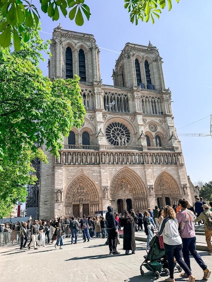 Paris: Notre Dame Cathedral Tour & French Pastry Tasting