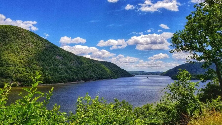 Bear Mountain State Park+ BeaconTown 1-Day Tour From NY