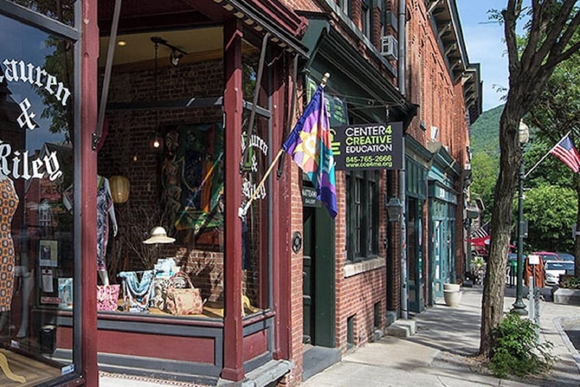 Bear Mountain State Park+ BeaconTown 1-Day Tour From NY