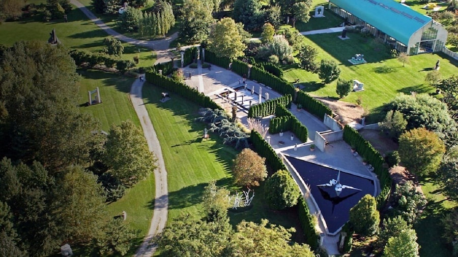 BAPS, Robbinsville&Grounds For Sculpture 1-day tour From NY