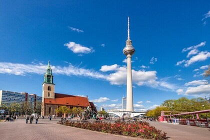Berlin TV Tower Fernsehturm Tour with Skip the Line Tickets