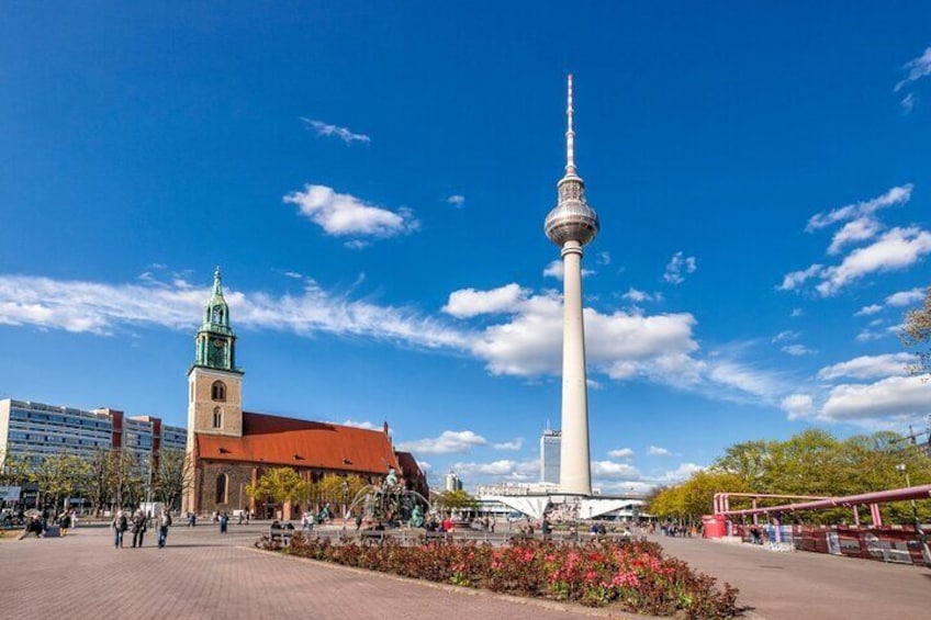Berlin TV Tower Fernsehturm Tour with Skip the Line Tickets