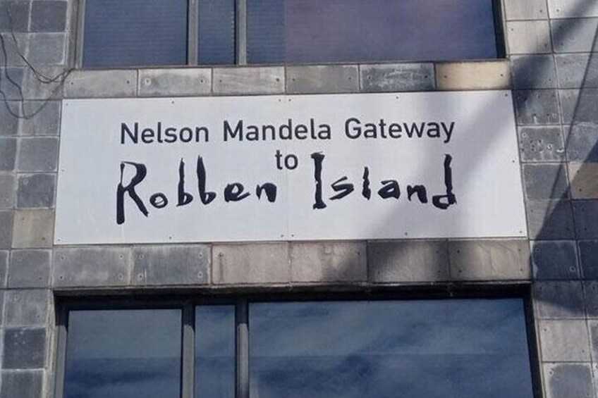 Private Charter Boat to Robben Island with Guided Tour
