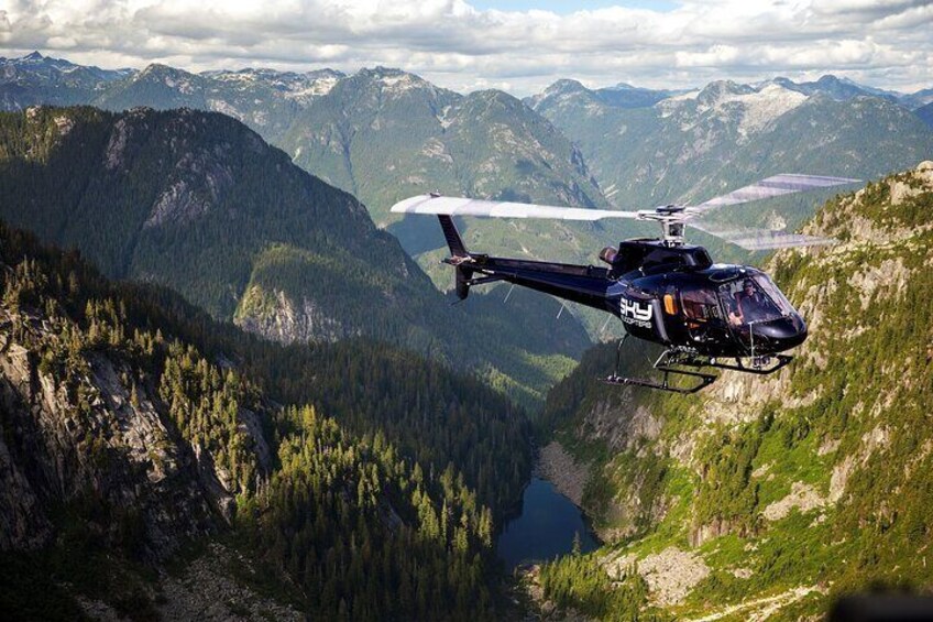 SKY Heli Tour of Vancouver (Vancouver Departure)