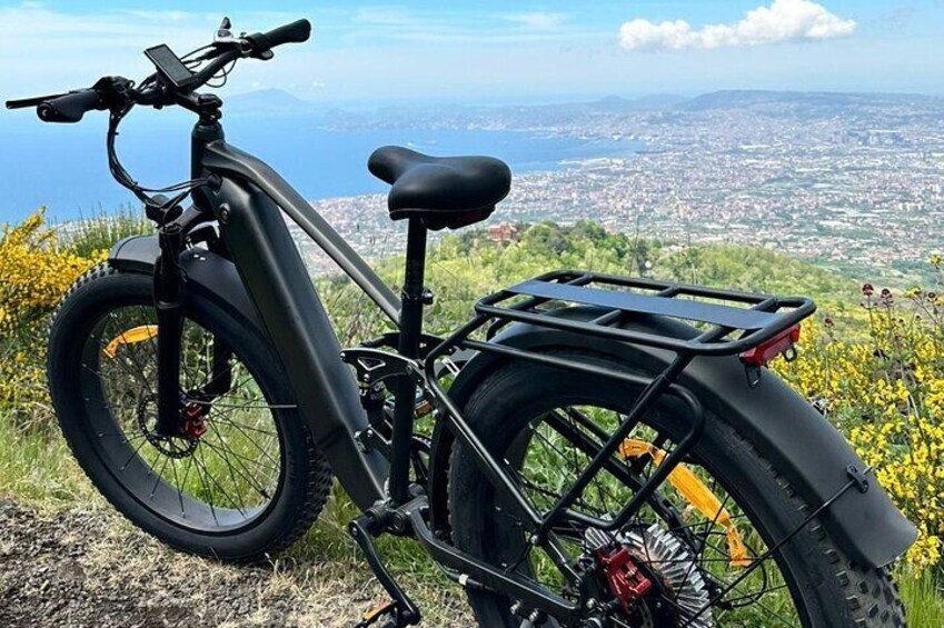 Naples: E-Bike rental on Mount Vesuvius