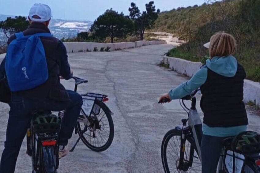 Breathtaking views of Mount Vesuvius, perfect for a day outdoors