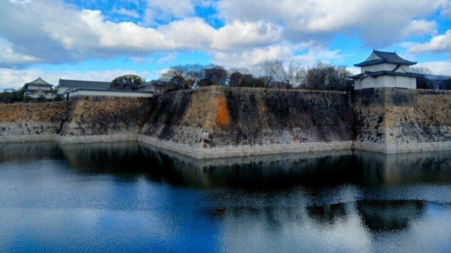 Rokubanyagura turret and Oteguchi Entrance from the outer moat.