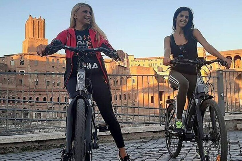 Florence Evening Electric Bike Tour Discover the City by Night