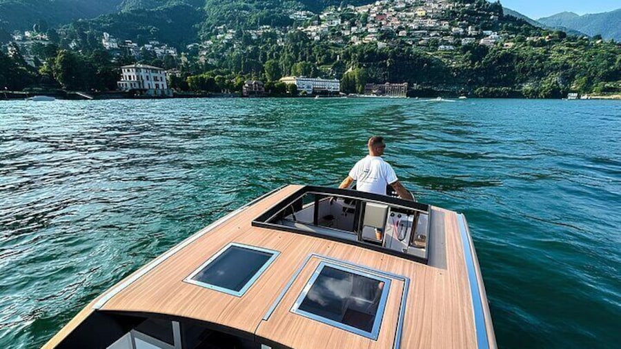 7-10 Guests Luxury Limousine Boat Private Tour of Lake Como