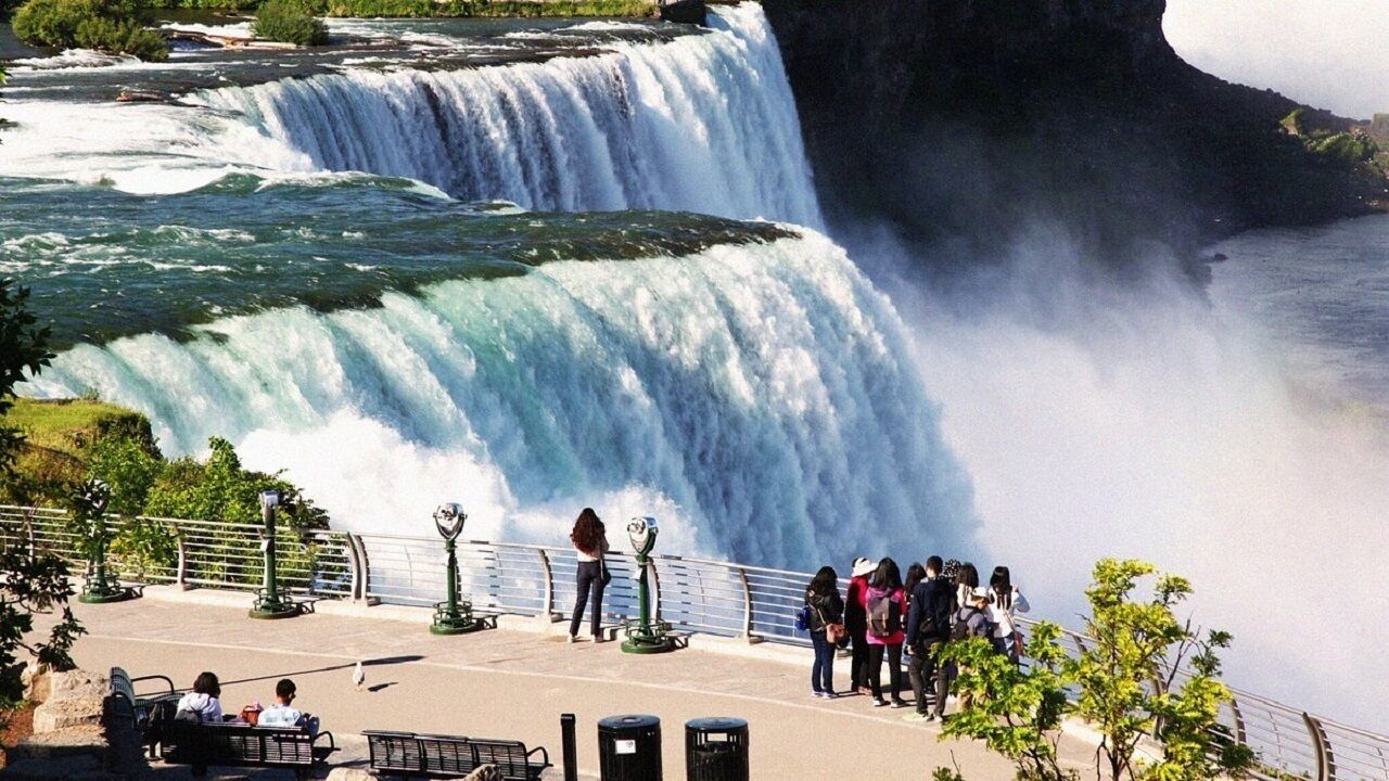 Niagara Falls 3 Day Tour by train From New York 