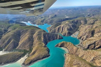 2.5hr Non Stop Incredible Islands Tour