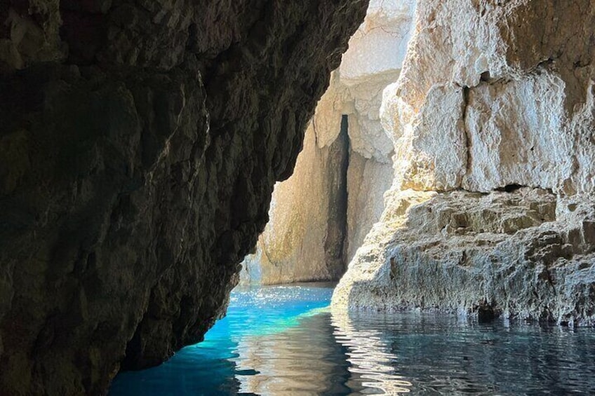 3-Hour Private Tour in Zakynthos, Cameo Island & Keri Caves