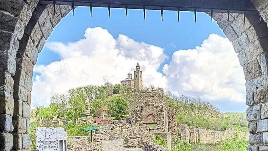 Bulgaria's Must See | Veliko Tarnovo and Arbanasi Village