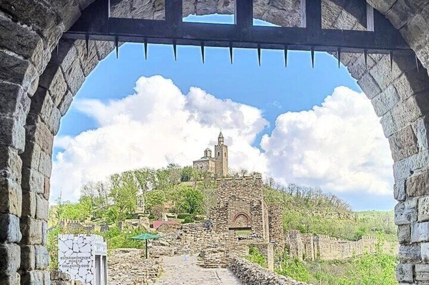 Bulgaria's Must See | Veliko Tarnovo and Arbanasi Village