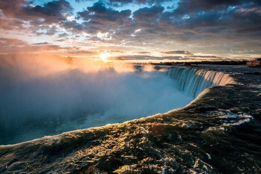 Niagara Falls Walking Adventure Boat Ride and Parkway Views