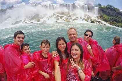 Niagara Falls Walk and Cruise: A Canadian Side Experience