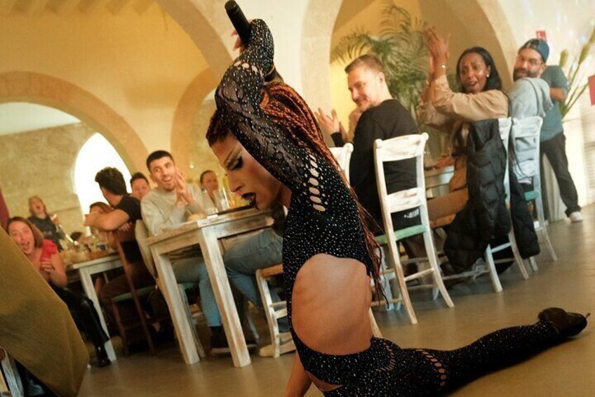 Drag Queen in Action