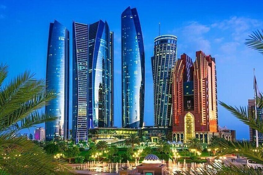 Abu Dhabi Tour Full-Day from Dubai with Grand Mosque