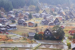 Shirakawa-go, Kenrokuen & Osaka 1 Way tour (Takayama Dept)