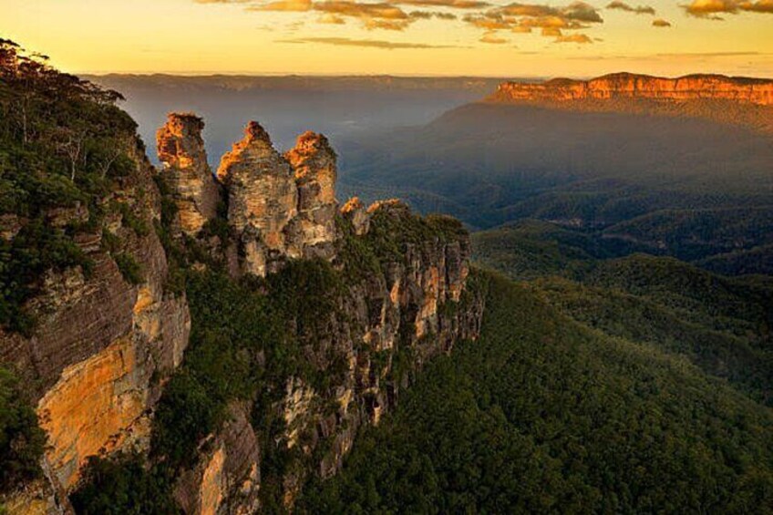 From Sydney Blue Mountains Private Tour with Wildlife Park