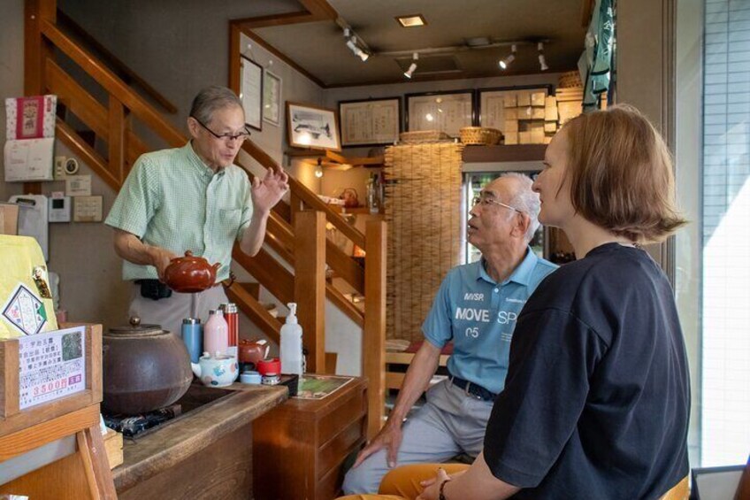 First, we stop by the teahouse and have them fill the insulated water bottle you brought with delicious Japanese tea.