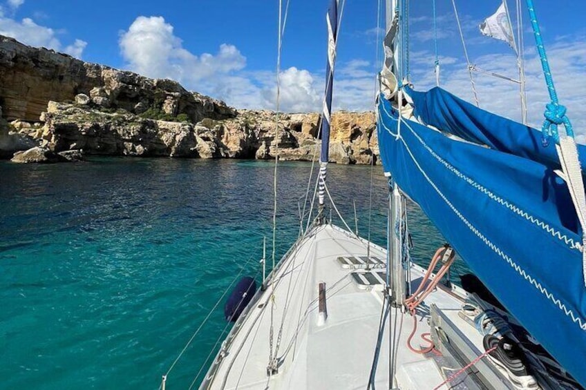 Boat tour from Palermo with aperitif