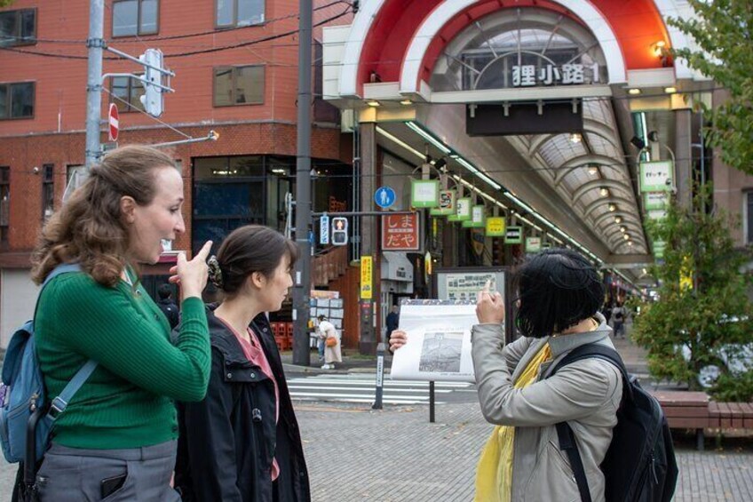 The tour starts from the 1st block of Tanukikoji Shopping Street.