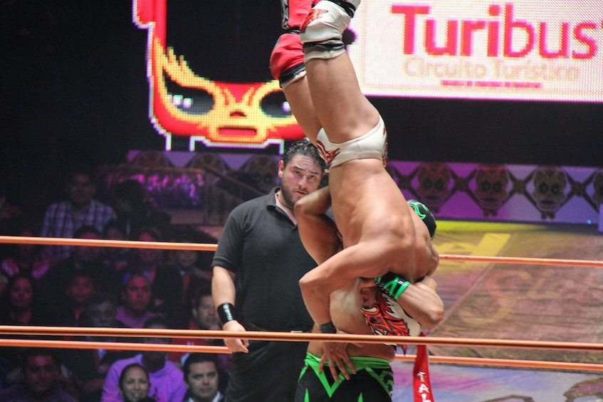 Turiluchas by Turibus wrestling show