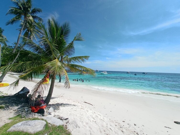 MAITON ISLAND – RAYA & CORAL ISLAND