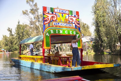 Canali di Xochimilco con giro in barca, quartiere Coyoacan e stadio Azteca