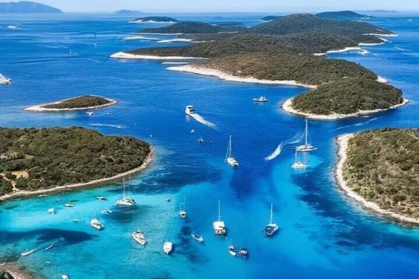 A Day at Sea: Private Trip to Hvar, Pakleni Islands & Zlatni Rat