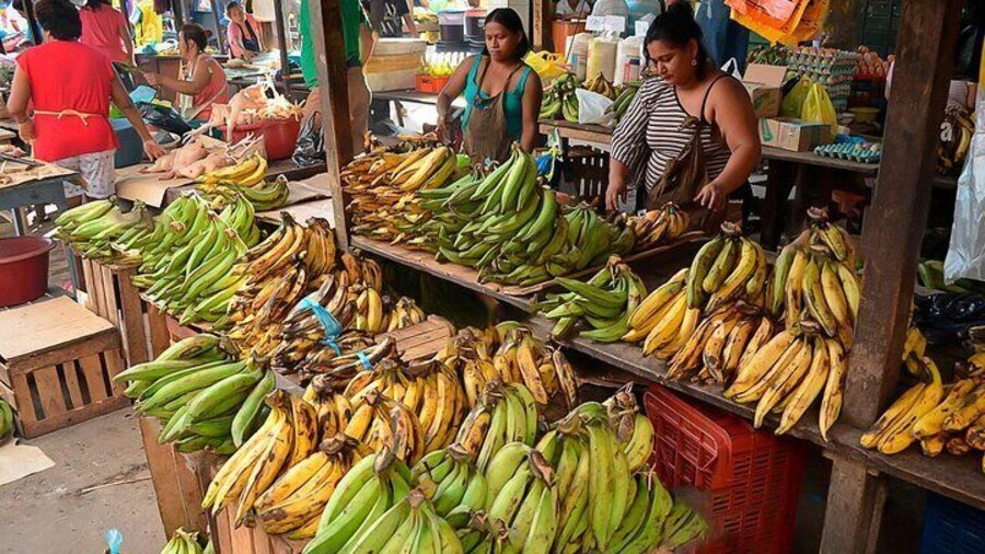Try the freshness of the Amazonian fruits in Bethlehem market