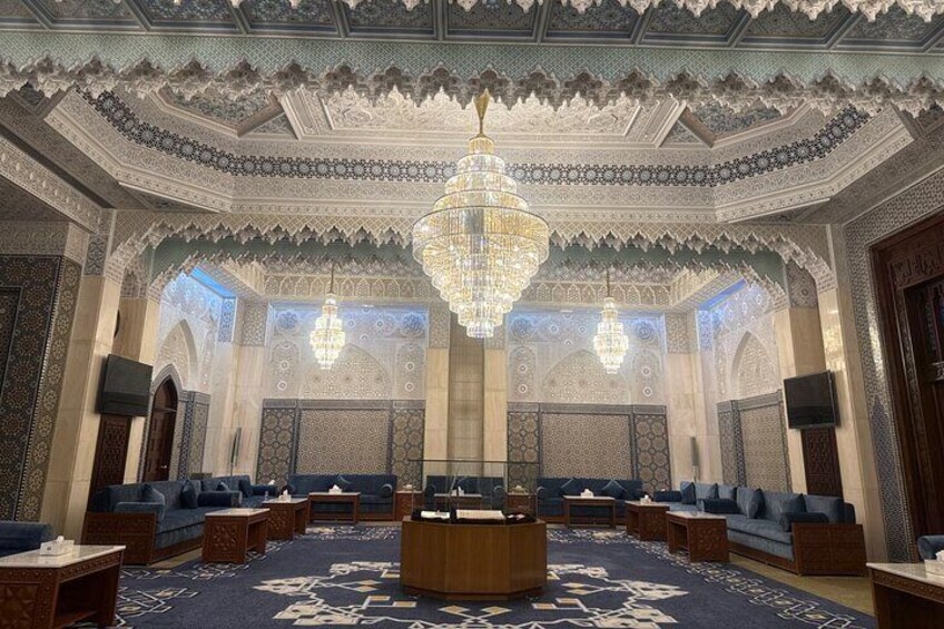Discover Kuwait Full Day Tour of Top Landmarks