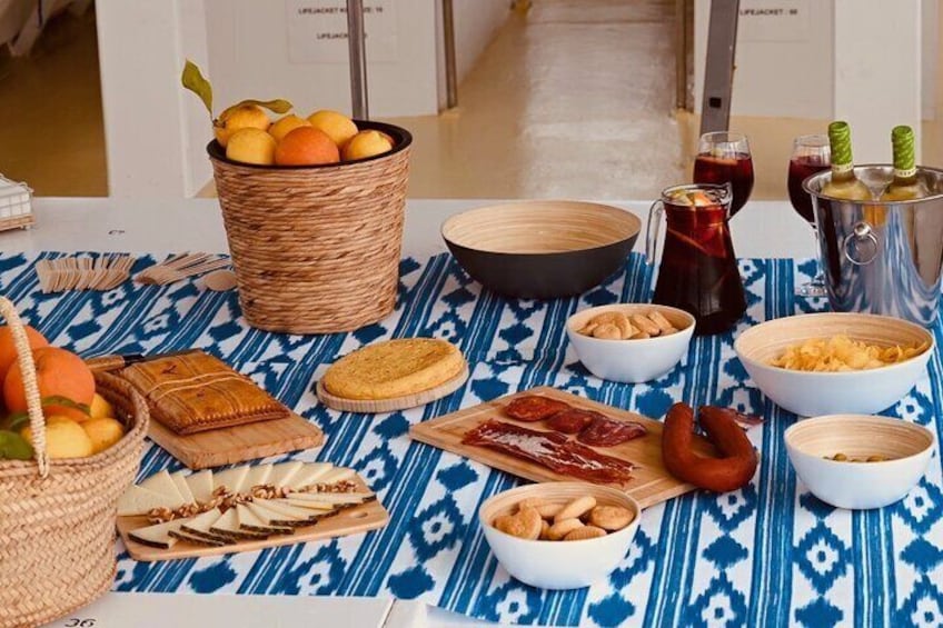 typical Majorcan food on a boat tour
