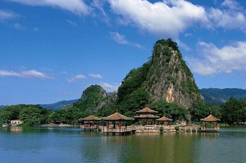 Private Tour from Guangzhou to Seven Star Crags (Qixingyan)