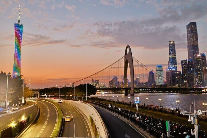 Guangzhou Private and Relaxing Tour of Landmarks and Nightlife
