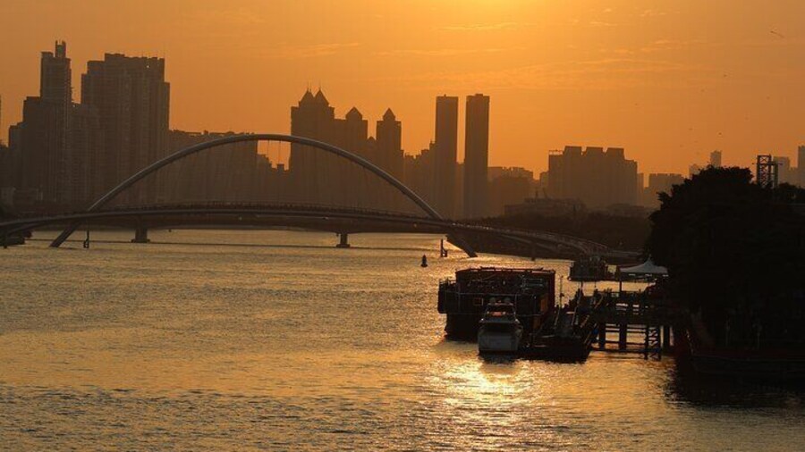 Guangzhou Private and Relaxing Tour of Landmarks and Nightlife