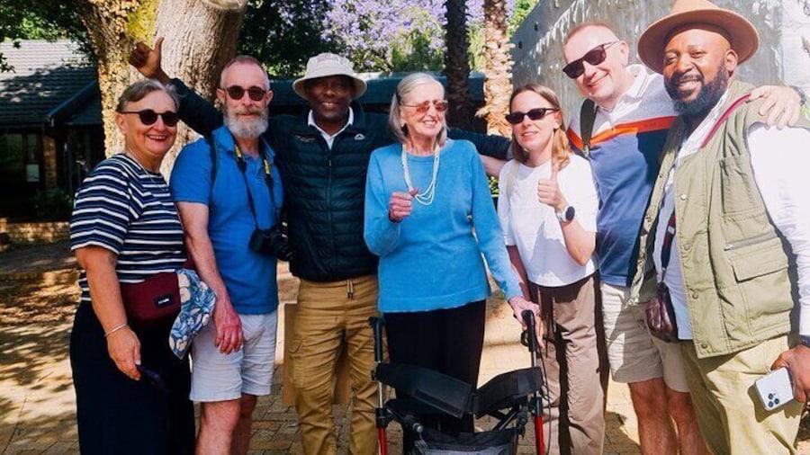Wine and Widlife Full Day Tour of Stellenbosch Cheetah Outreach