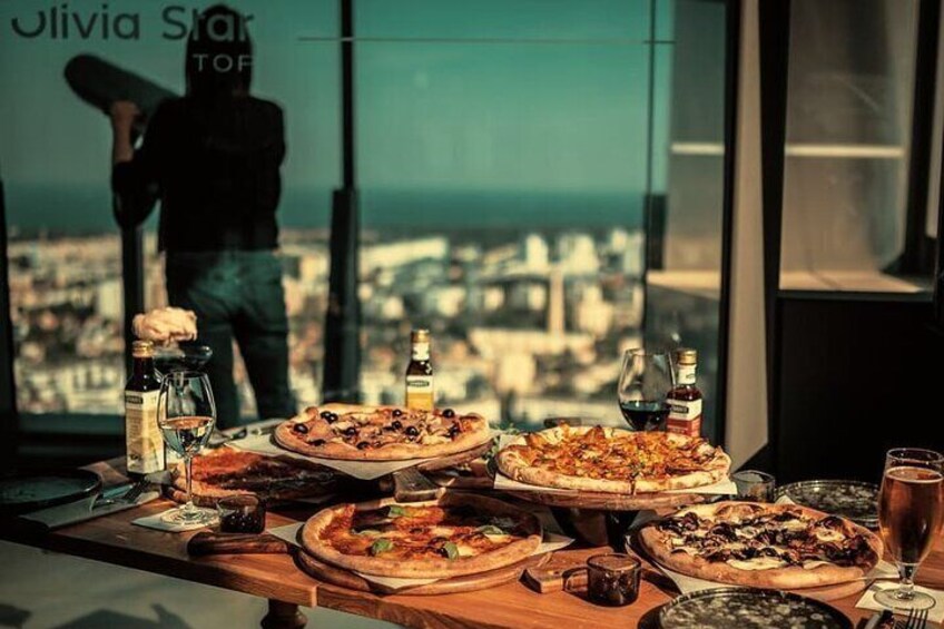 Gdańsk: Enjoy city views and delicious food on 32nd floor