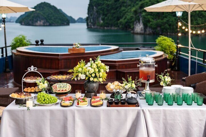 5-Star Pamela Day Cruise in Halong Bay: Scenic Views & Kayaking