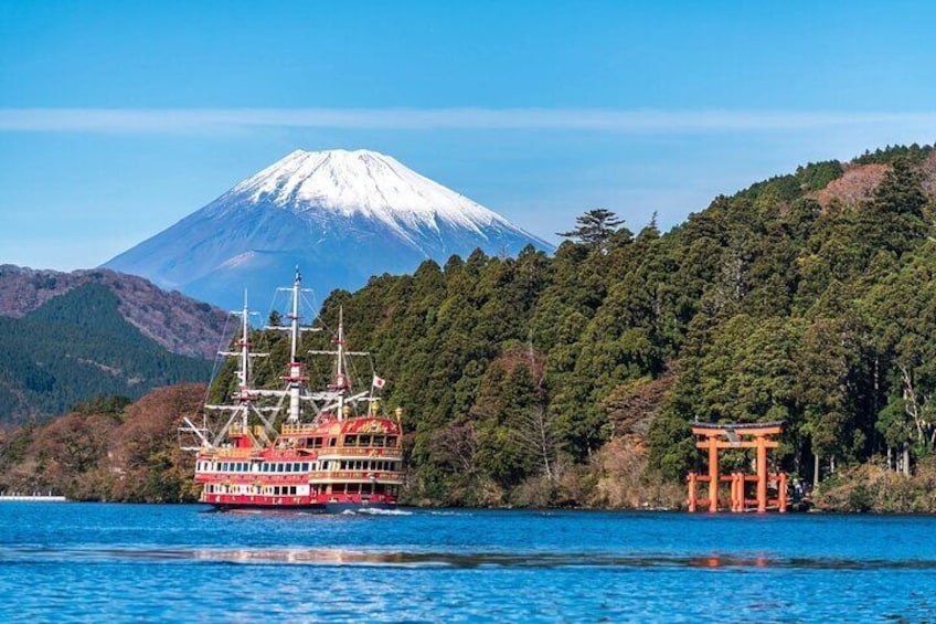Cruise ship towards togendai